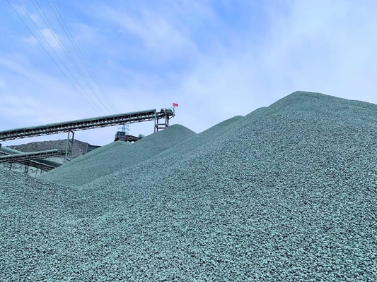 Reeks 600 900 van de de Maalmachinemijnbouw van de 1200 Kaakkegel het Gouden Basalt Mini Rock Crusher Machine van PYB PYD