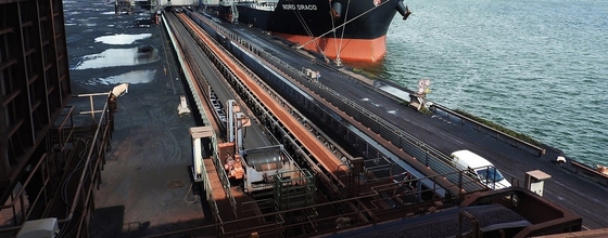 Het rubber boog Mobiele Riemtransportband voor van het het Ertszand van de Vuilmodder het Grintcomplex