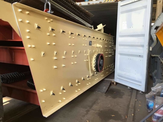 Kiezelzuurvibro de Machine 3700*1200 van het Zand Trillende Scherm 30 - 100 TPH Steenkool Gouden Grint