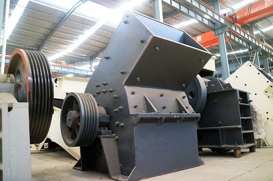Mini Mobile Diesel Hammer Crusher-Steenkool van het het Kalksteen Gouden Erts van de Machine de Draagbare Zoute Rots